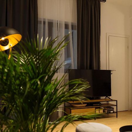 Bright 3Br Flat - Top Location - Green View Balcony 布加勒斯特 外观 照片